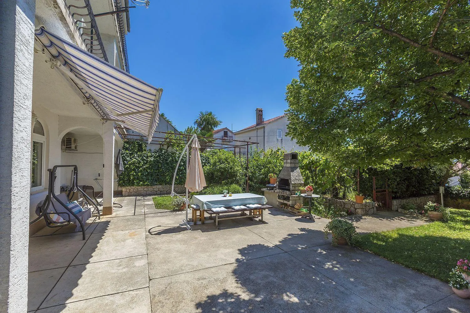 Hundefreundliches Apartment Nur 300 Meter Bis Zur Adria Mit Meerblick, Grill, Wifi Crikvenica